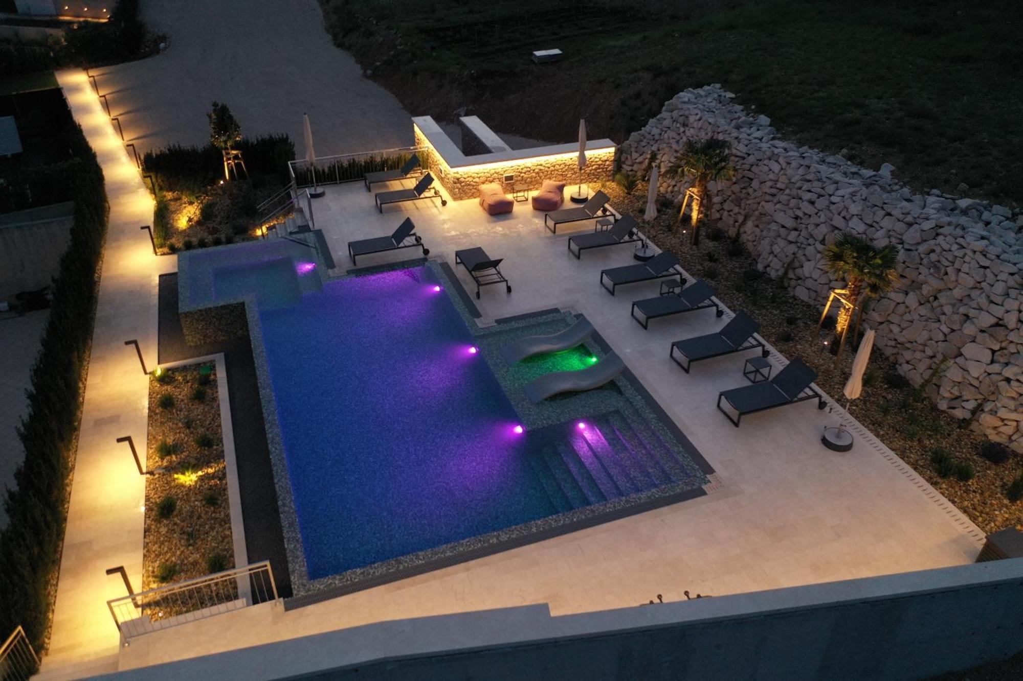 Grey House Apartamento Bol Exterior foto