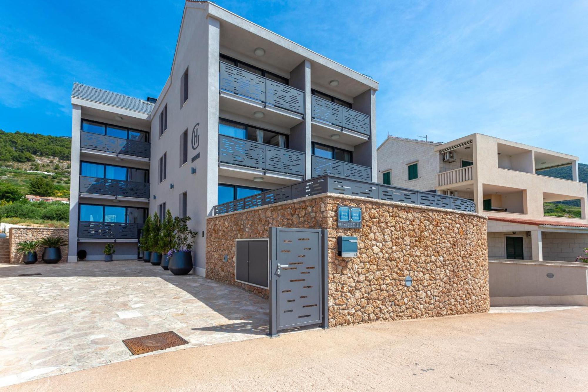 Grey House Apartamento Bol Exterior foto
